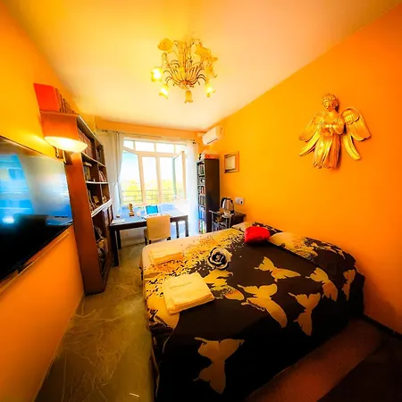Laura Luxury In Central Bed & Breakfast *