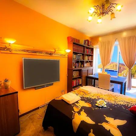 Laura Luxury In Central Bed & Breakfast *