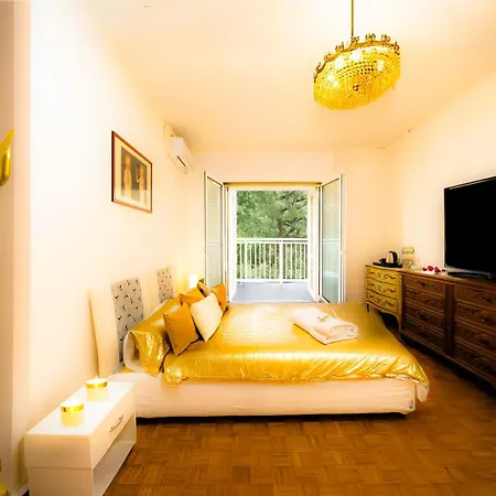 Laura Luxury In Central * Rome