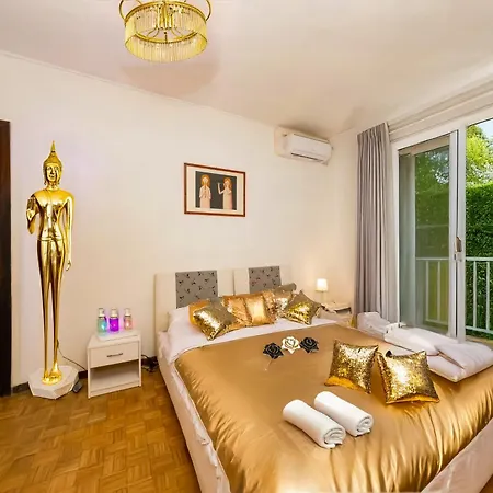 Laura Luxury In Central Bed & Breakfast