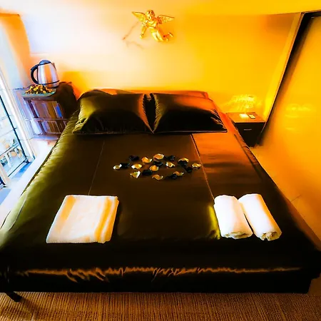 Bed & Breakfast Laura Luxury In Central