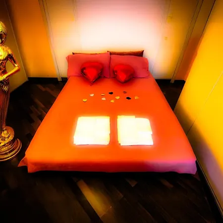 Laura Luxury In Central